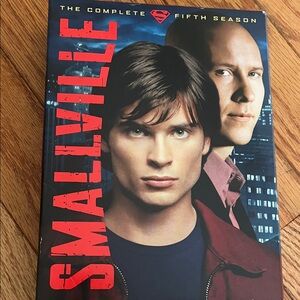 Warner Bros. Smallville Season 5 DVD - Red and Blue Cover